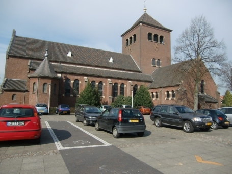 Roerdalen-Melick NL : Kerkstraat, Kath. Kirche St. Andreas